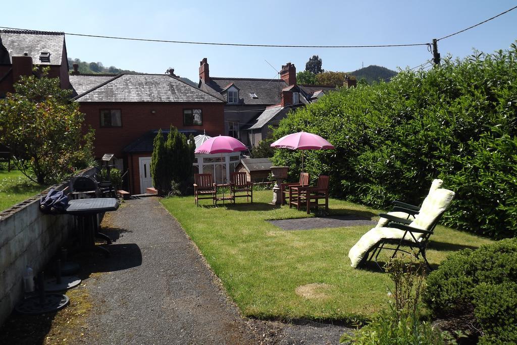 Hillcrest Guest House Llangollen Esterno foto